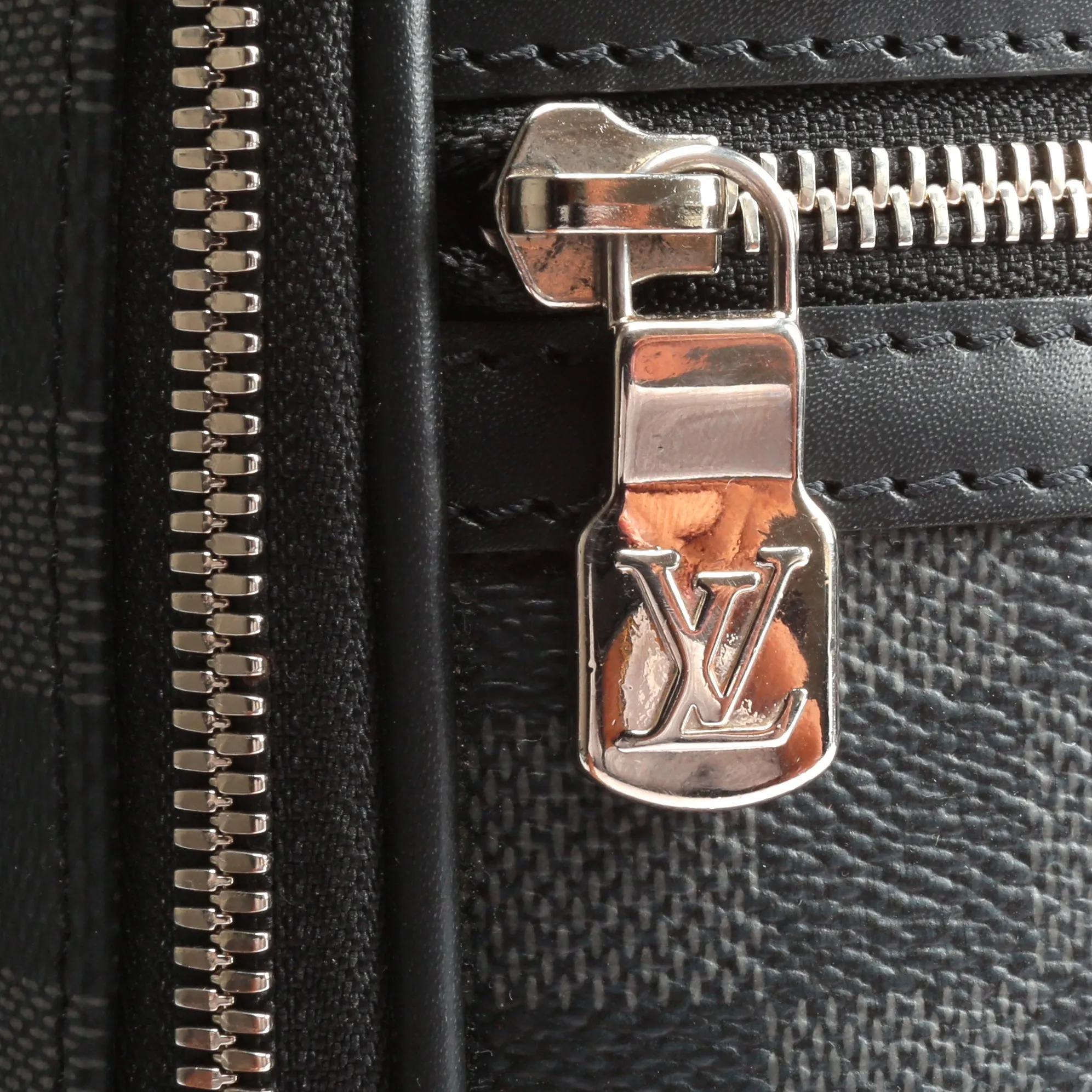 LOUIS VUITTON Michael Nv2 Backpack Damier Graphite