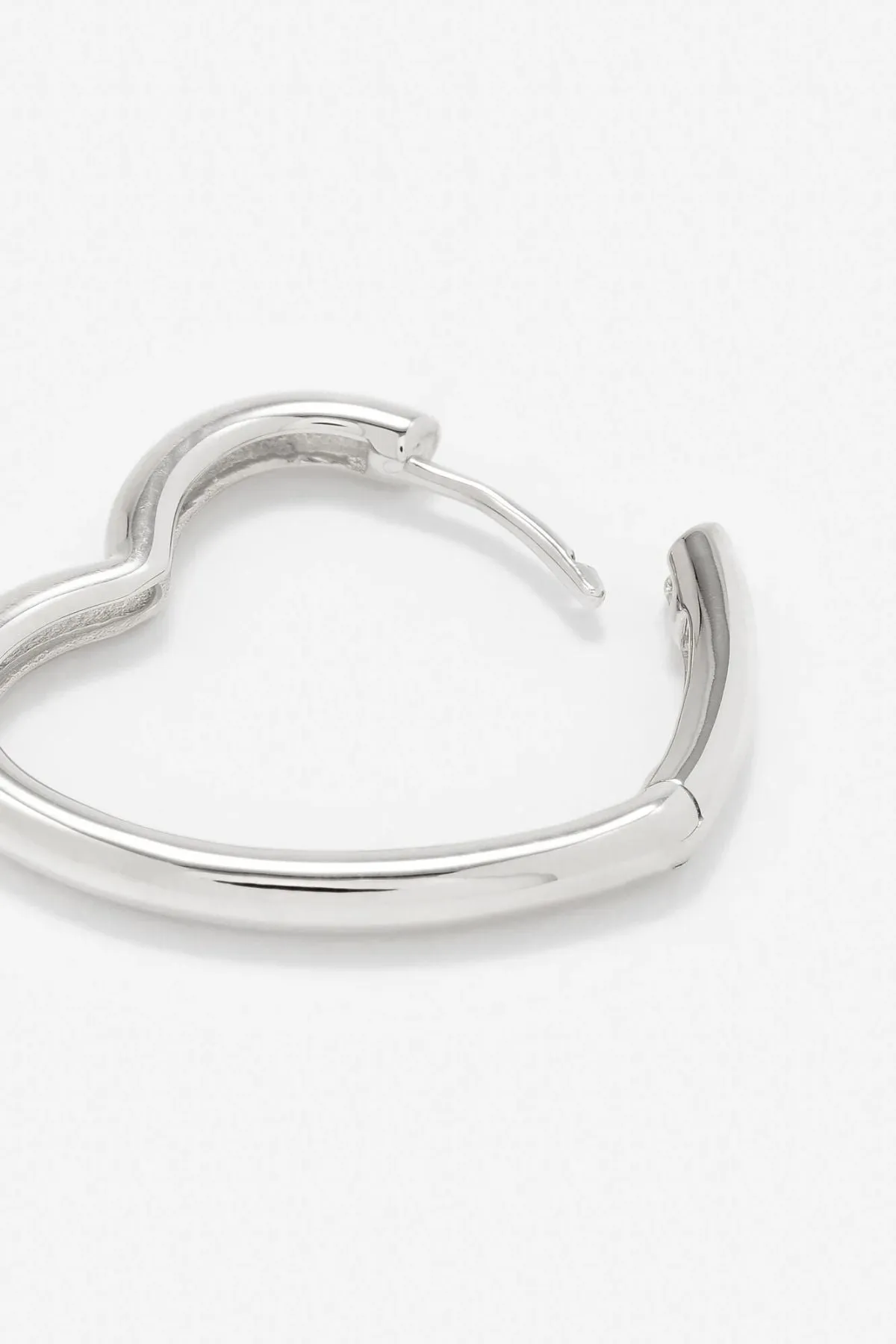 Yvonne Léon Heart Earrings - White Gold